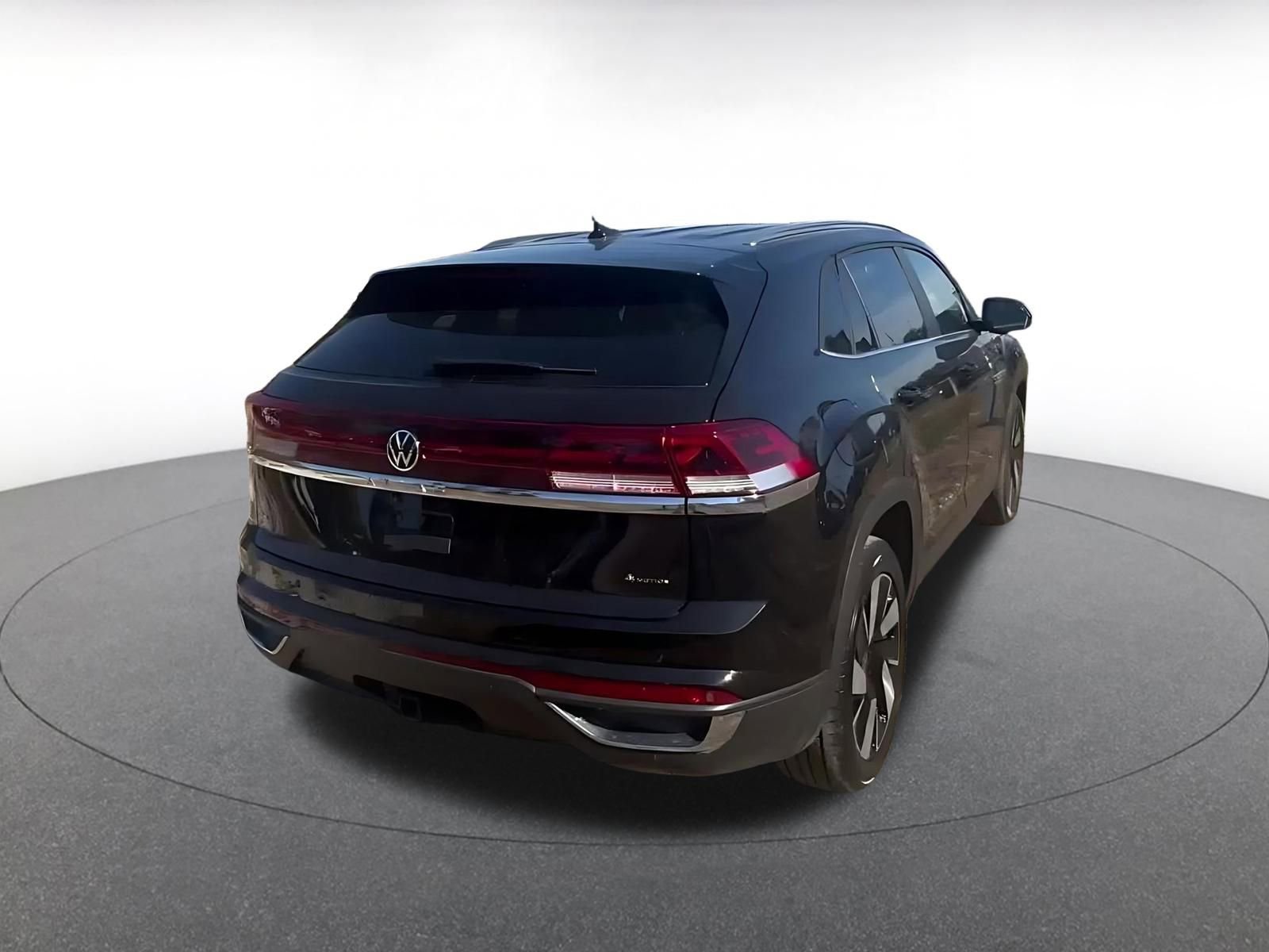 Used 2025 Volkswagen Atlas Cross Sport SE image 14