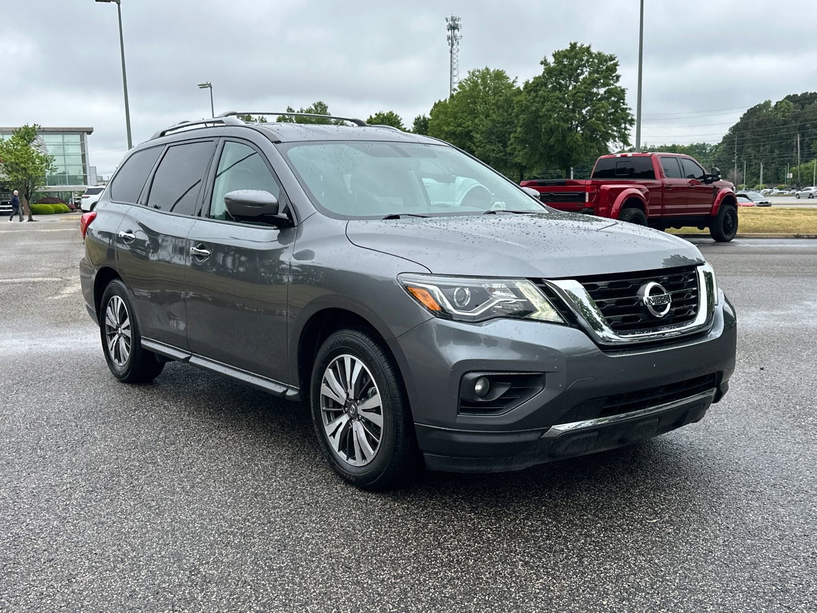 Used 2017 Nissan Pathfinder SL w/ SL Tech Package FWD image 3