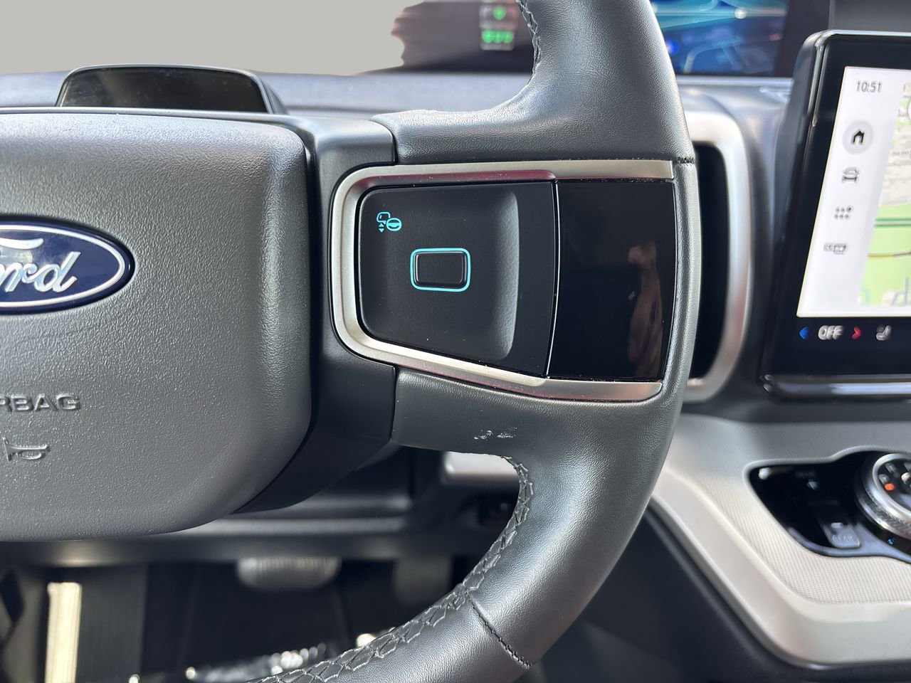 Certified 2025 Ford Expedition Active AWD/4WD image 30