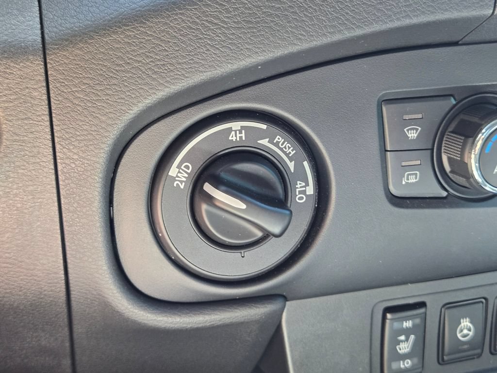 Used 2022 Nissan Frontier SV AWD/4WD image 30