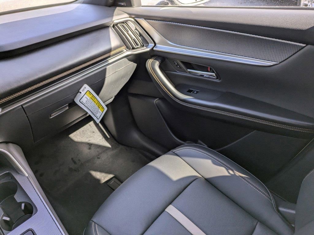 New 2025 MAZDA CX-90 Plug-In Hybrid w/ Premium Plus image 18