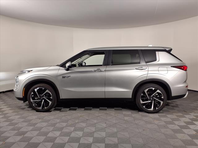 Used 2024 Mitsubishi Outlander SE image 4