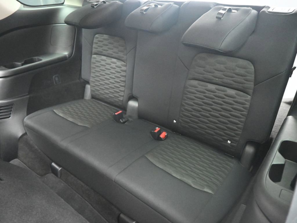 Used 2025 Nissan Pathfinder SV image 18