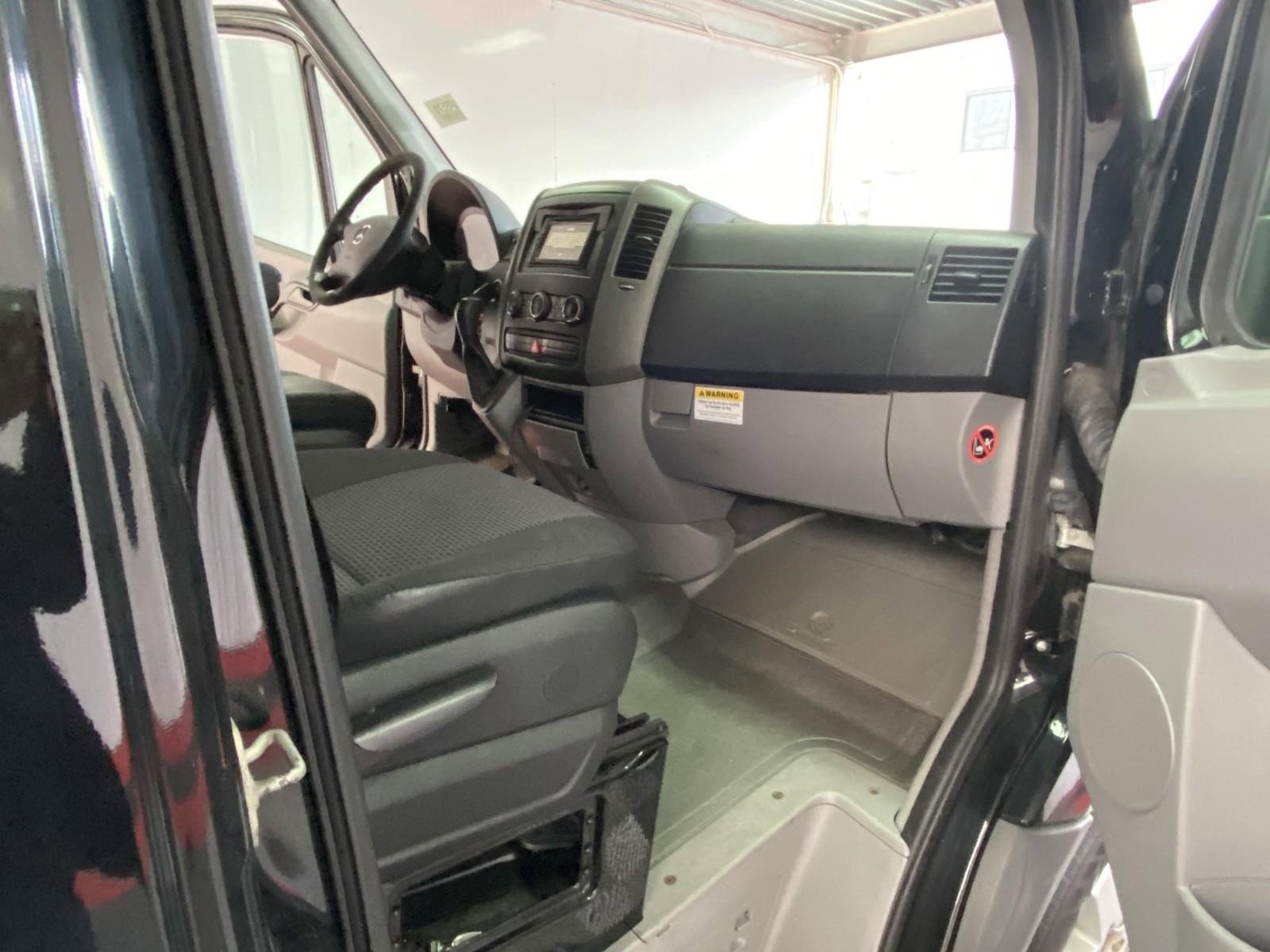 Used 2010 Mercedes-Benz Sprinter 2500 image 8