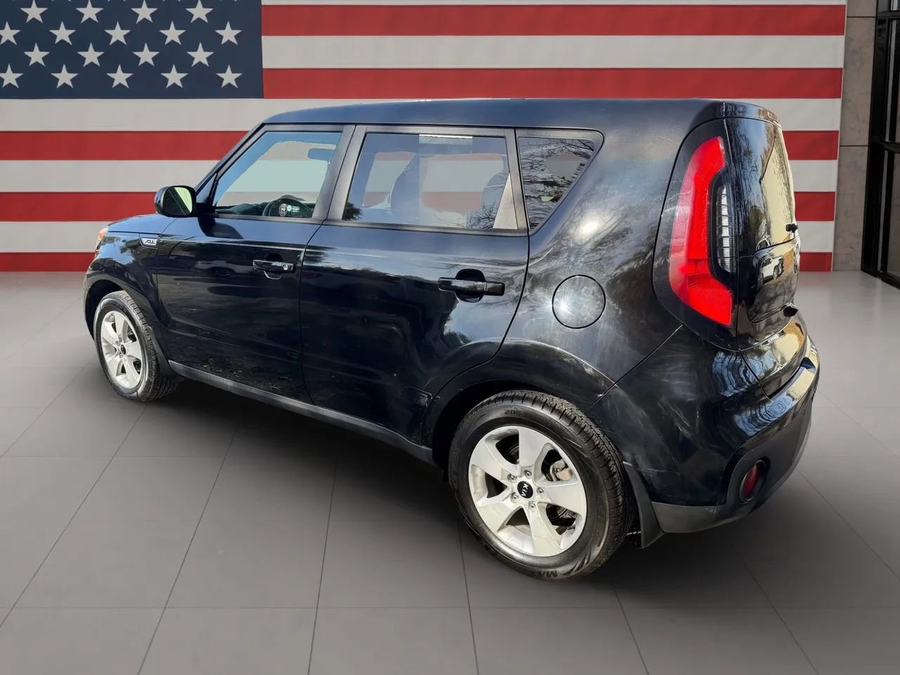 Used 2017 Kia Soul EV w/ Convenience Package image 4