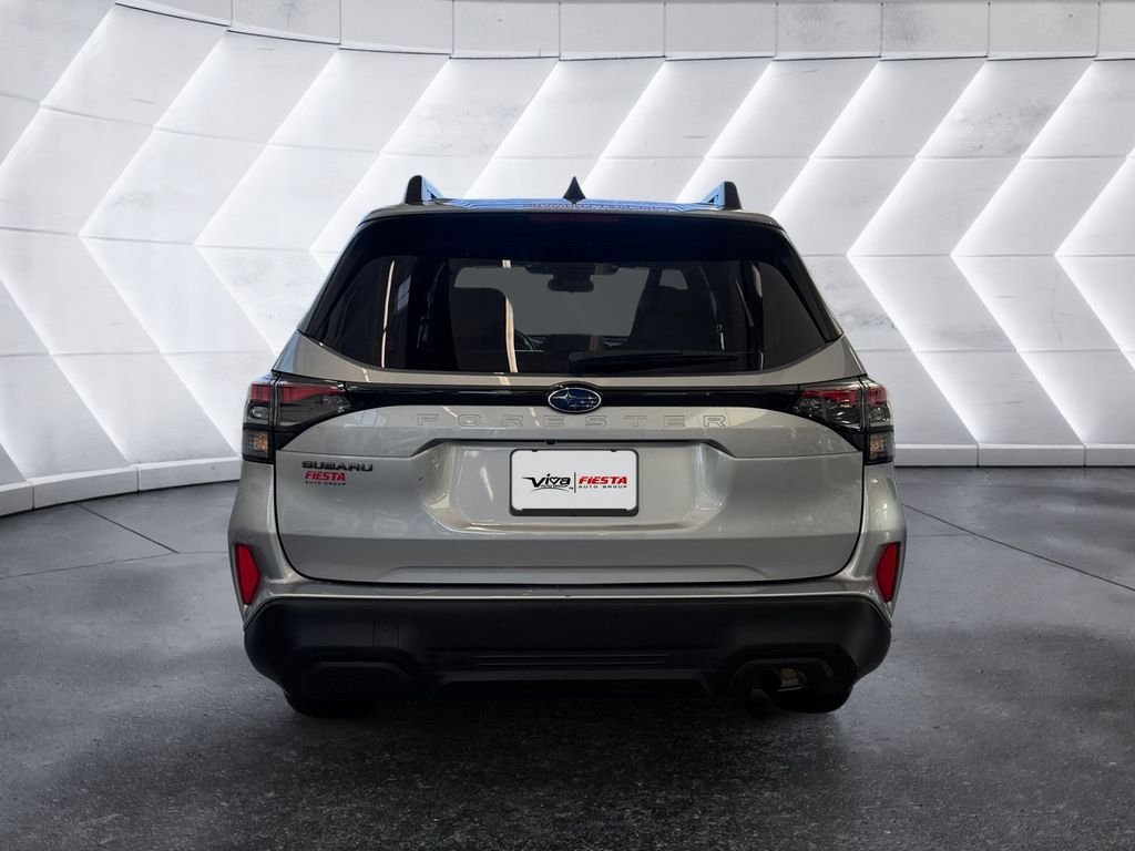 Used 2025 Subaru Forester Premium AWD/4WD image 5