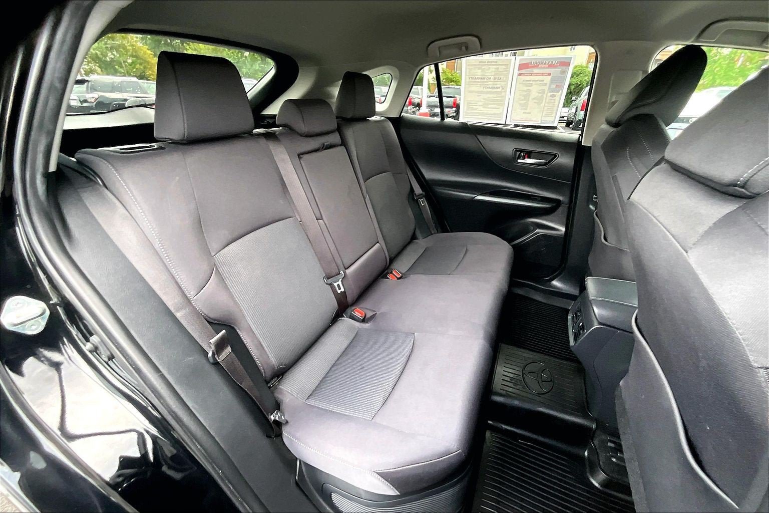 Used 2023 Toyota Venza LE AWD/4WD image 24
