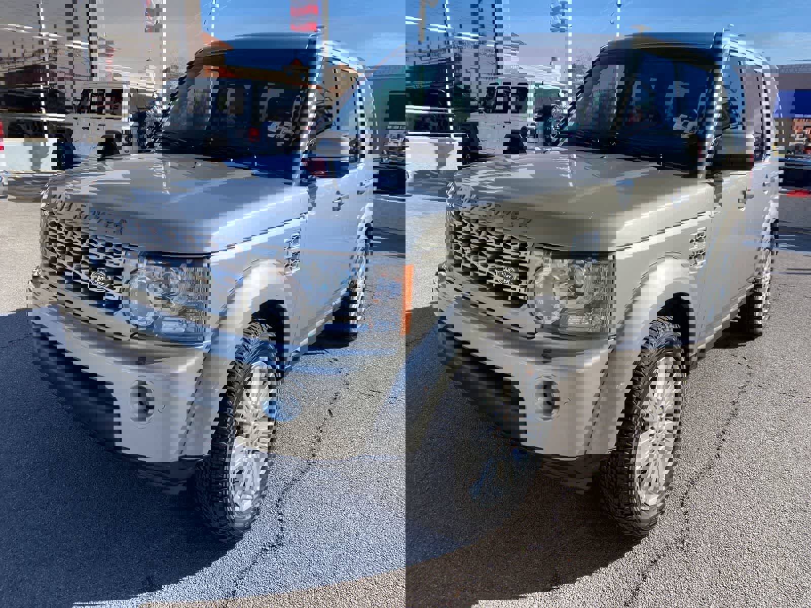 Used 2011 Land Rover LR4 HSE LUX image 1