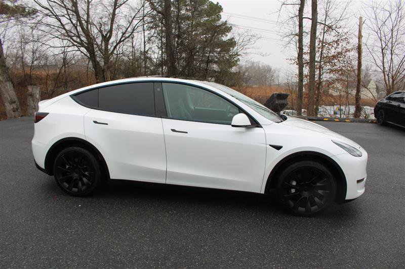 Used 2021 Tesla Model Y Long Range image 9