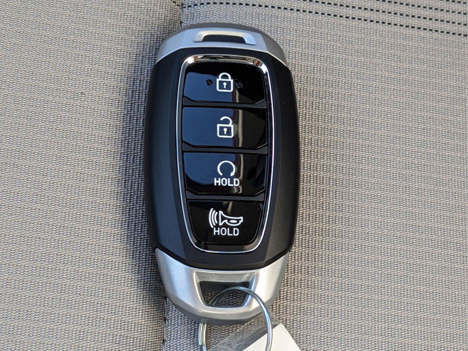 New 2025 Hyundai Venue SEL FWD image 31