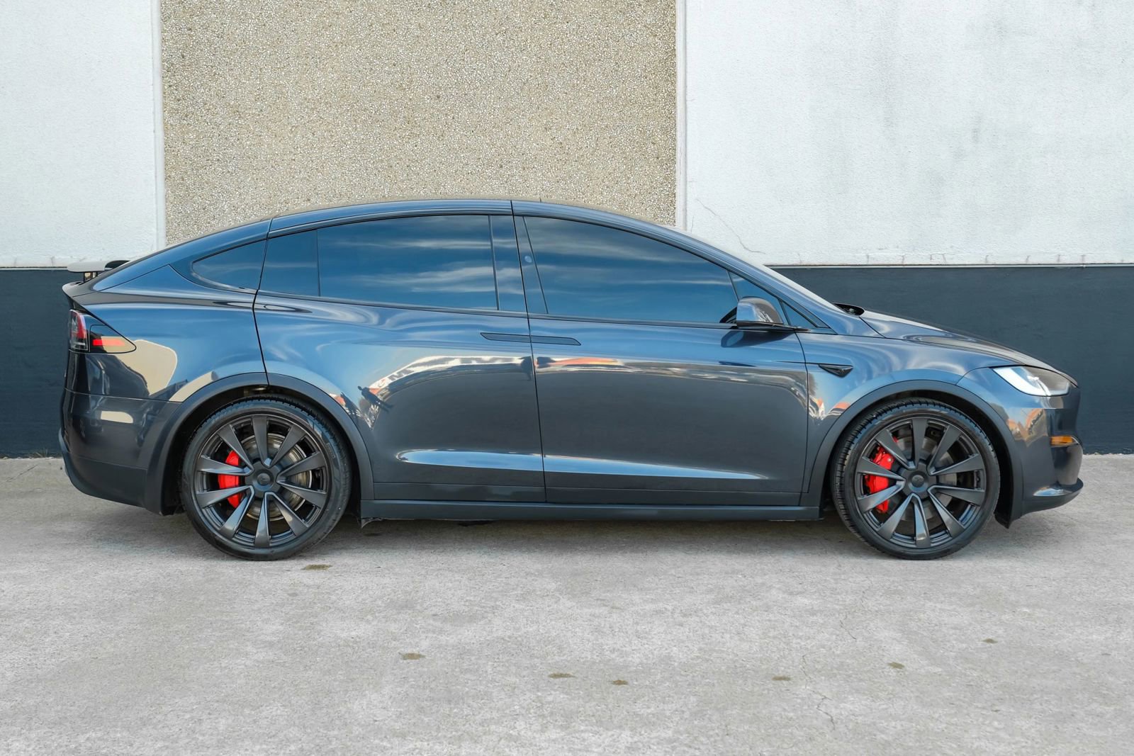 Used 2023 Tesla Model X Plaid image 7