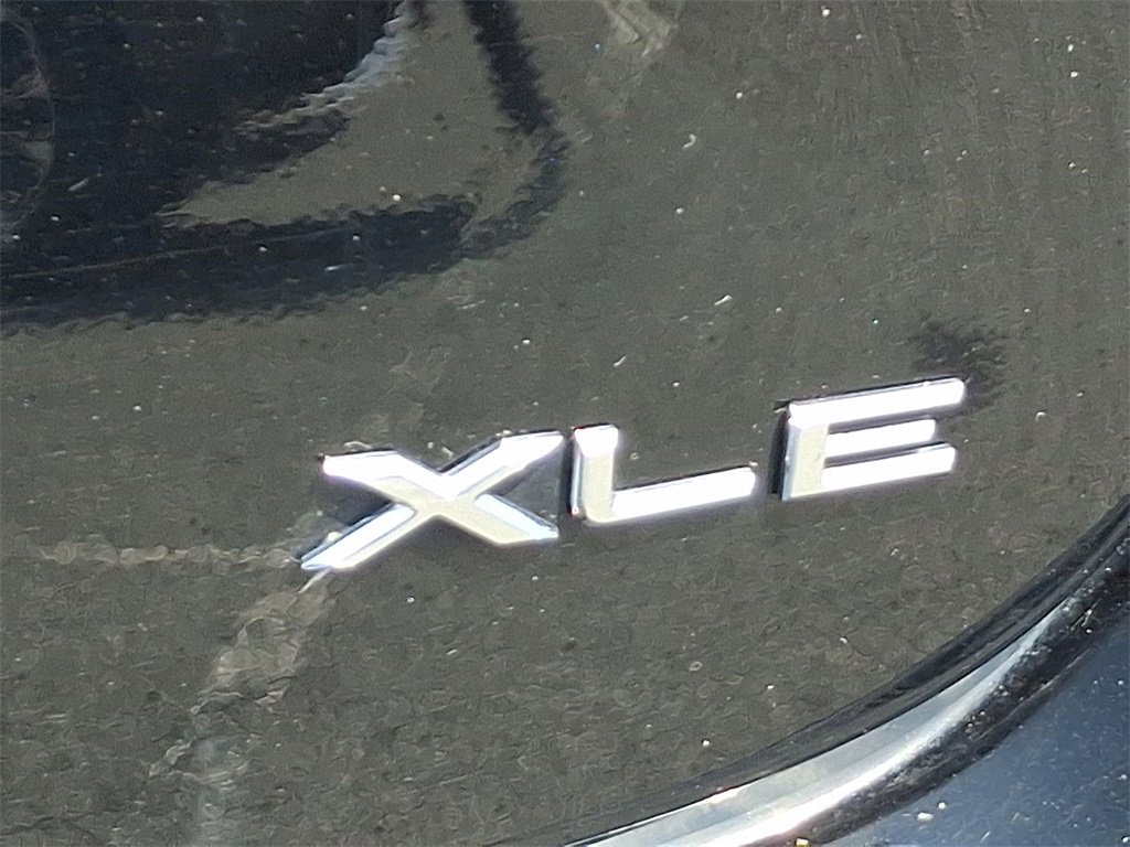 Used 2018 Toyota Avalon XLE Premium image 30