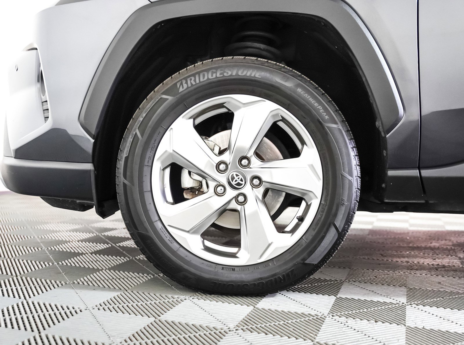 Used 2021 Toyota RAV4 Limited image 6