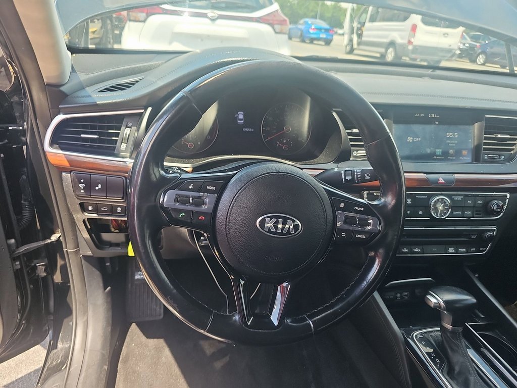 Used 2017 Kia Cadenza Premium w/ Luxury Package image 6