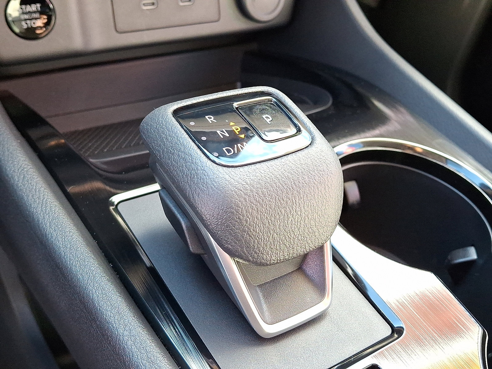 Certified 2025 Nissan Rogue SV image 15