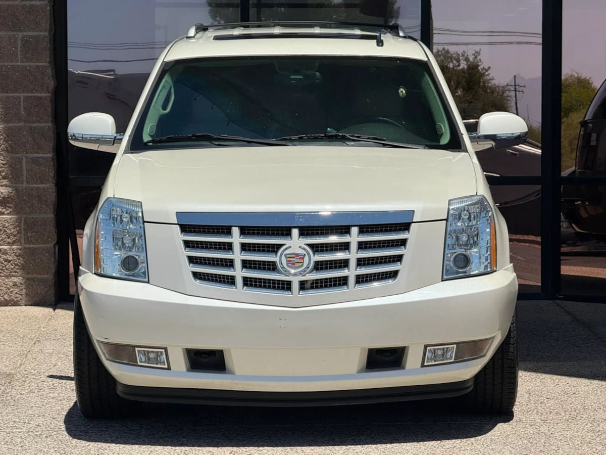 Used 2014 Cadillac Escalade Luxury AWD/4WD image 19