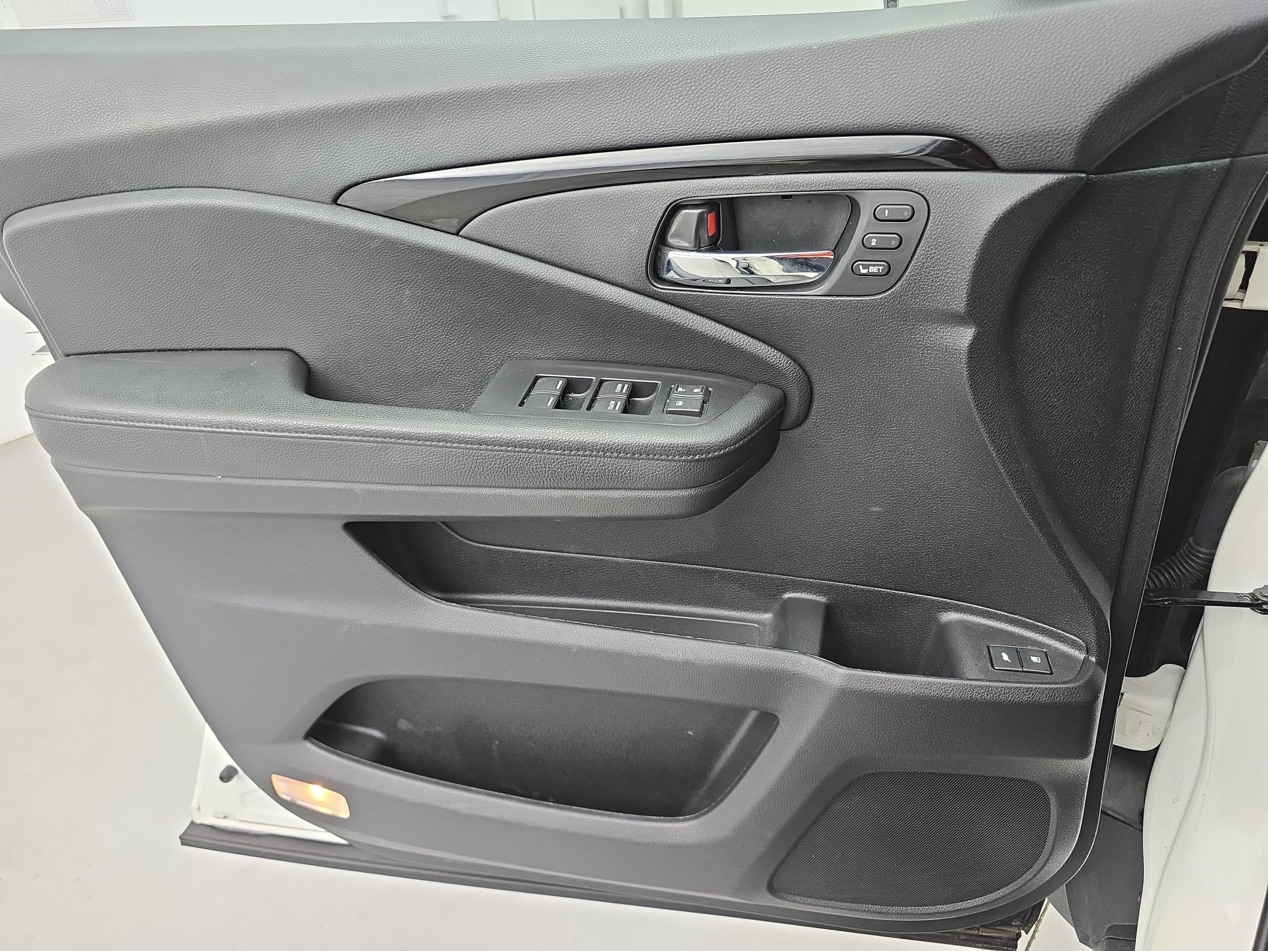 Used 2019 Honda Pilot Touring image 28