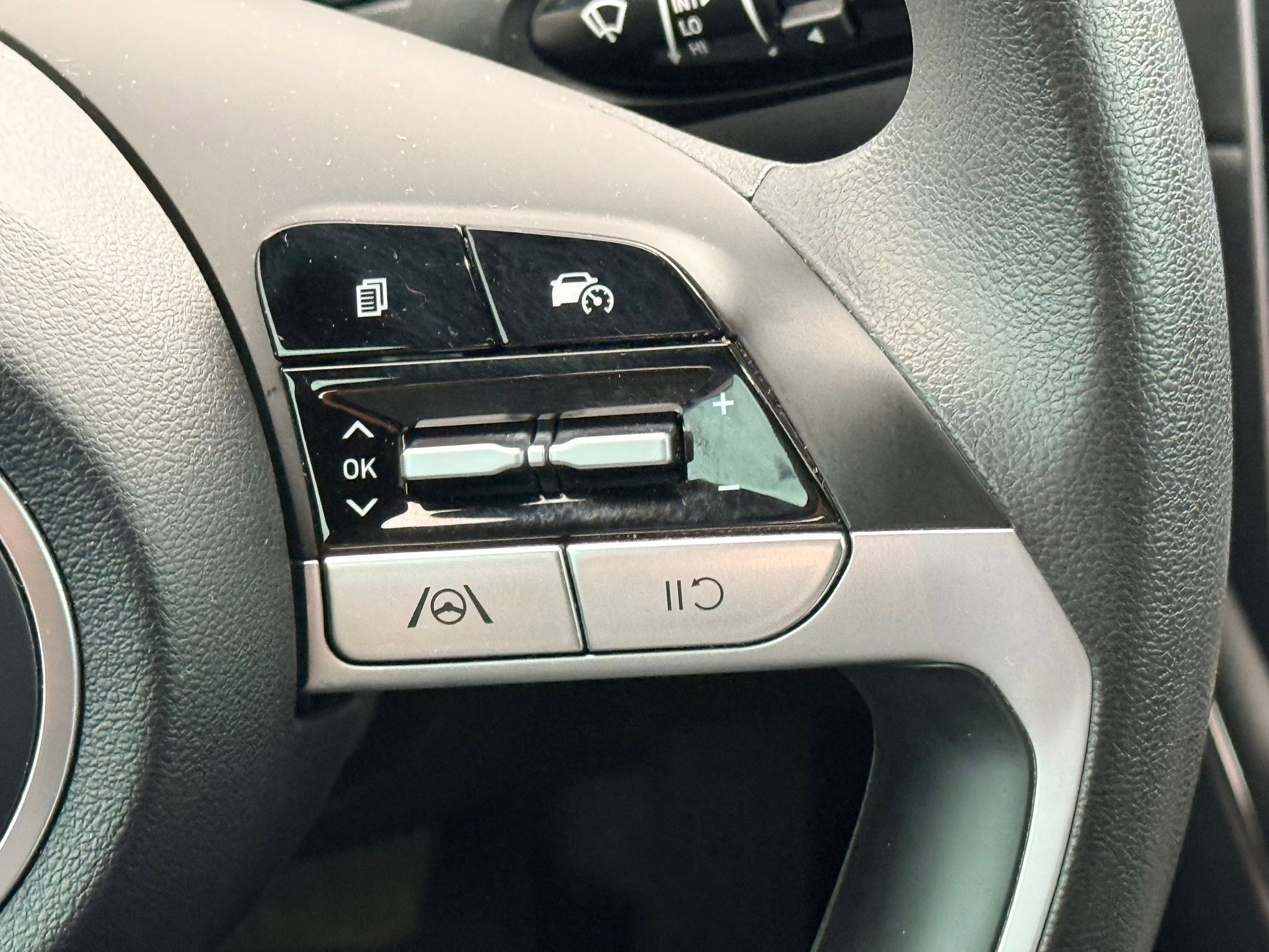 Used 2022 Hyundai Santa Cruz SEL w/ Activity Package image 13