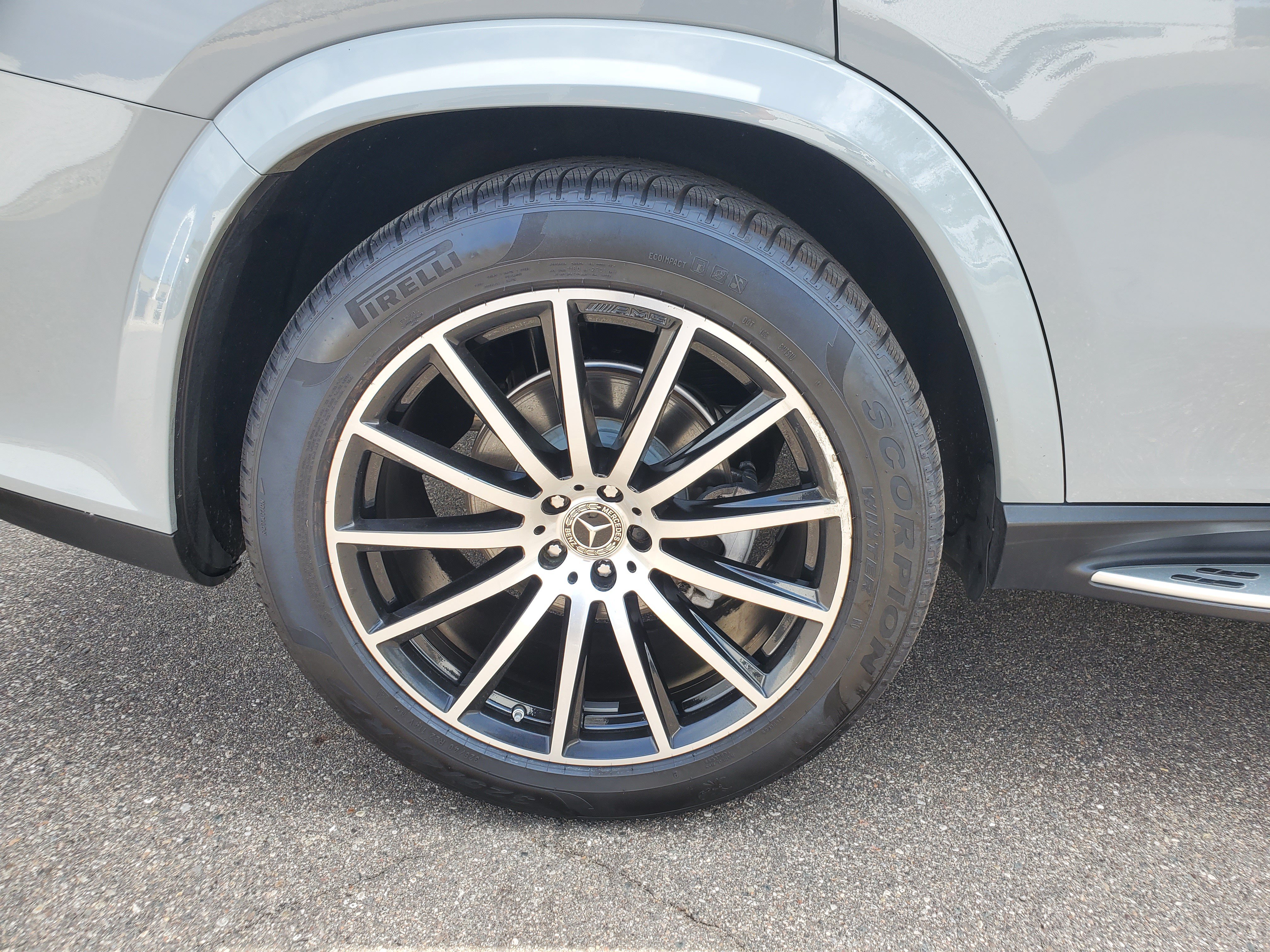 Used 2024 Mercedes-Benz GLS 580 4MATIC image 36