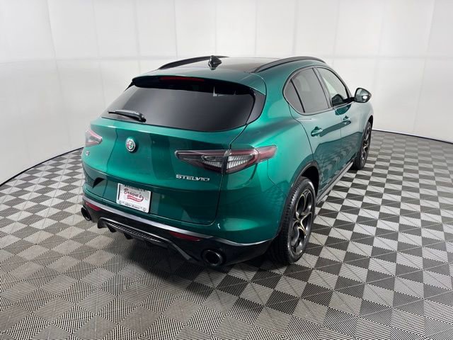 Used 2025 Alfa Romeo Stelvio Sprint AWD/4WD image 7