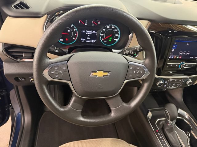 Used 2022 Chevrolet Traverse LS AWD/4WD image 22