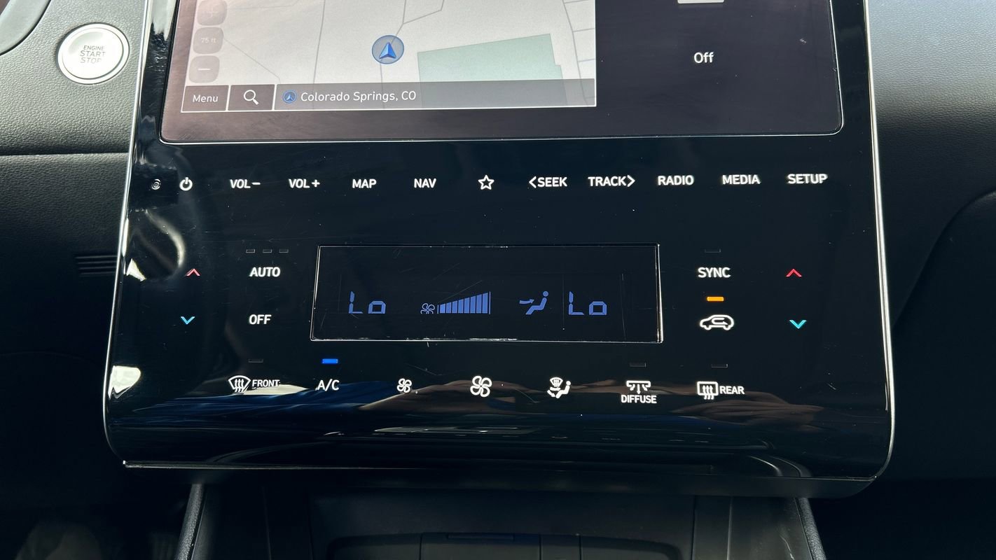 Used 2024 Hyundai Tucson Limited image 29