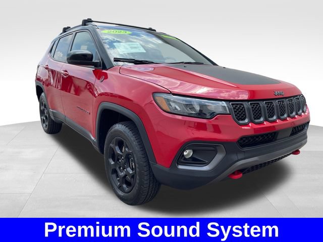 Used 2023 Jeep Compass Trailhawk w/ Sun and Sound Group AWD/4WD image 7