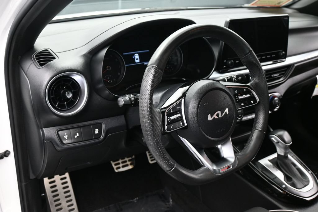 Used 2022 Kia Forte GT-Line w/ GT-Line Technology Package FWD image 14