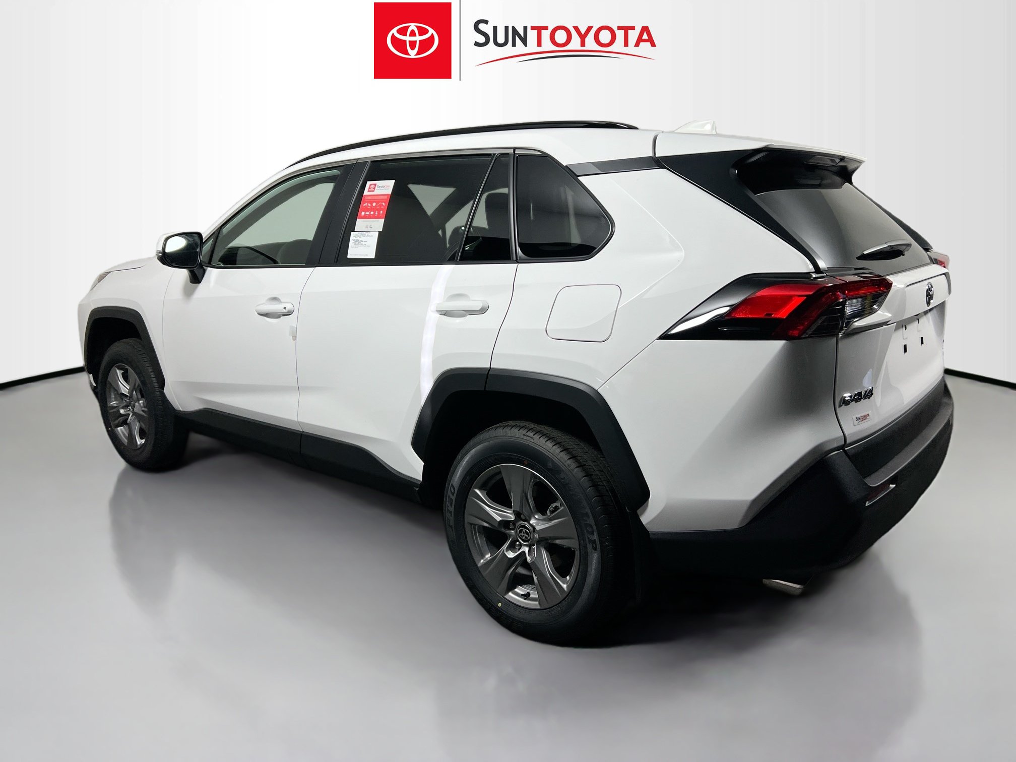 Used 2025 Toyota RAV4 XLE AWD/4WD image 6