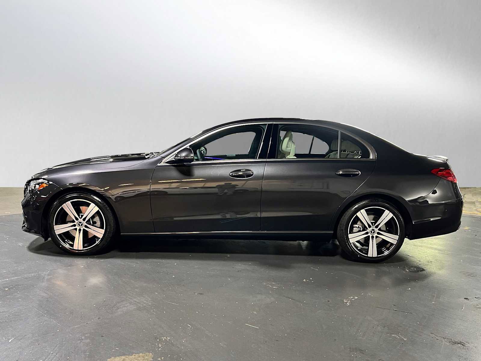 Used 2025 Mercedes-Benz C 300 4MATIC Sedan image 7