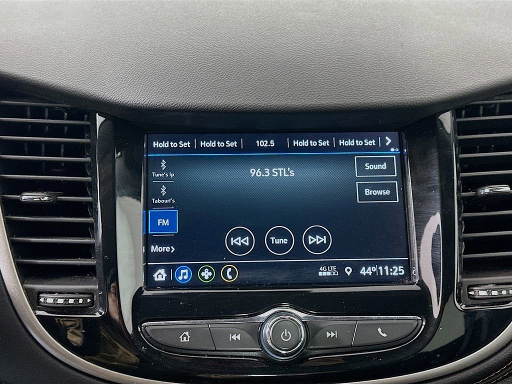 Used 2019 Chevrolet Trax LT w/ LT Convenience Package image 14