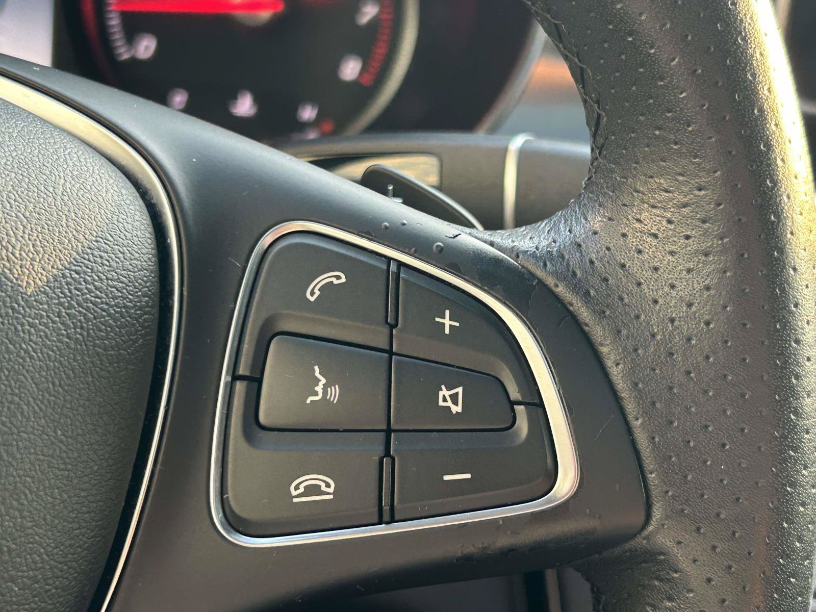 Used 2018 Mercedes-Benz GLC 300 4MATIC image 31