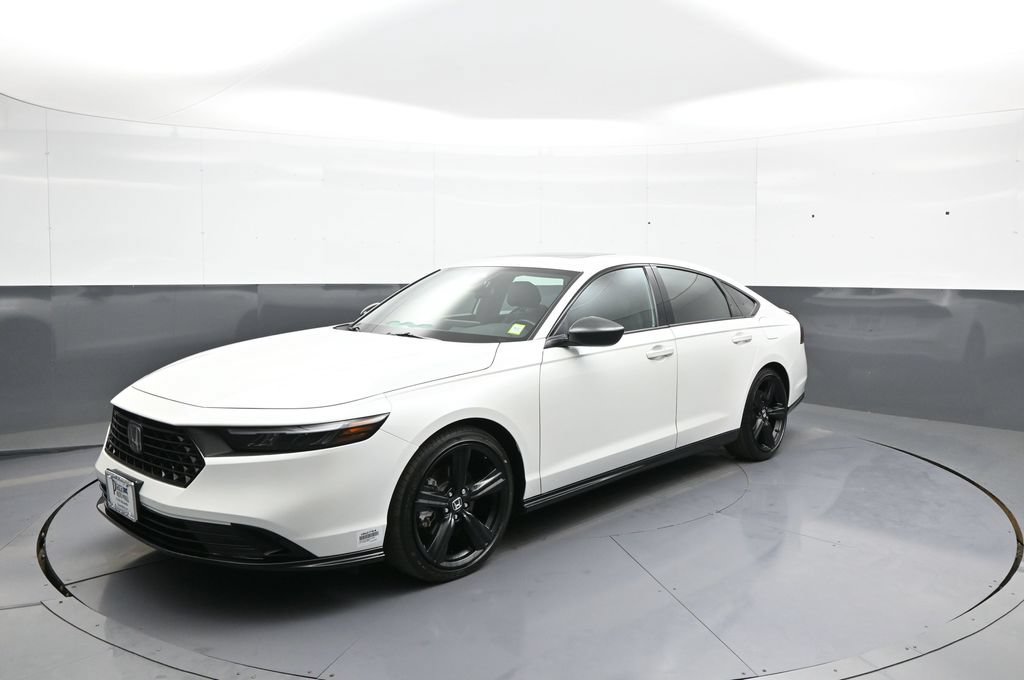 Used 2024 Honda Accord Sport image 1