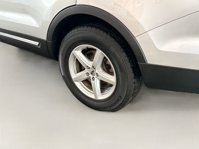Used 2017 Ford Explorer XLT AWD/4WD image 31