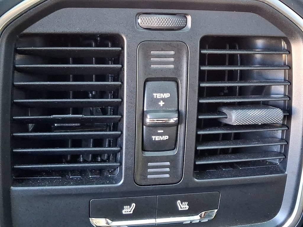 Used 2024 Porsche Macan S AWD/4WD image 11