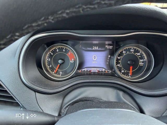 Used 2022 Jeep Cherokee Trailhawk AWD/4WD image 15
