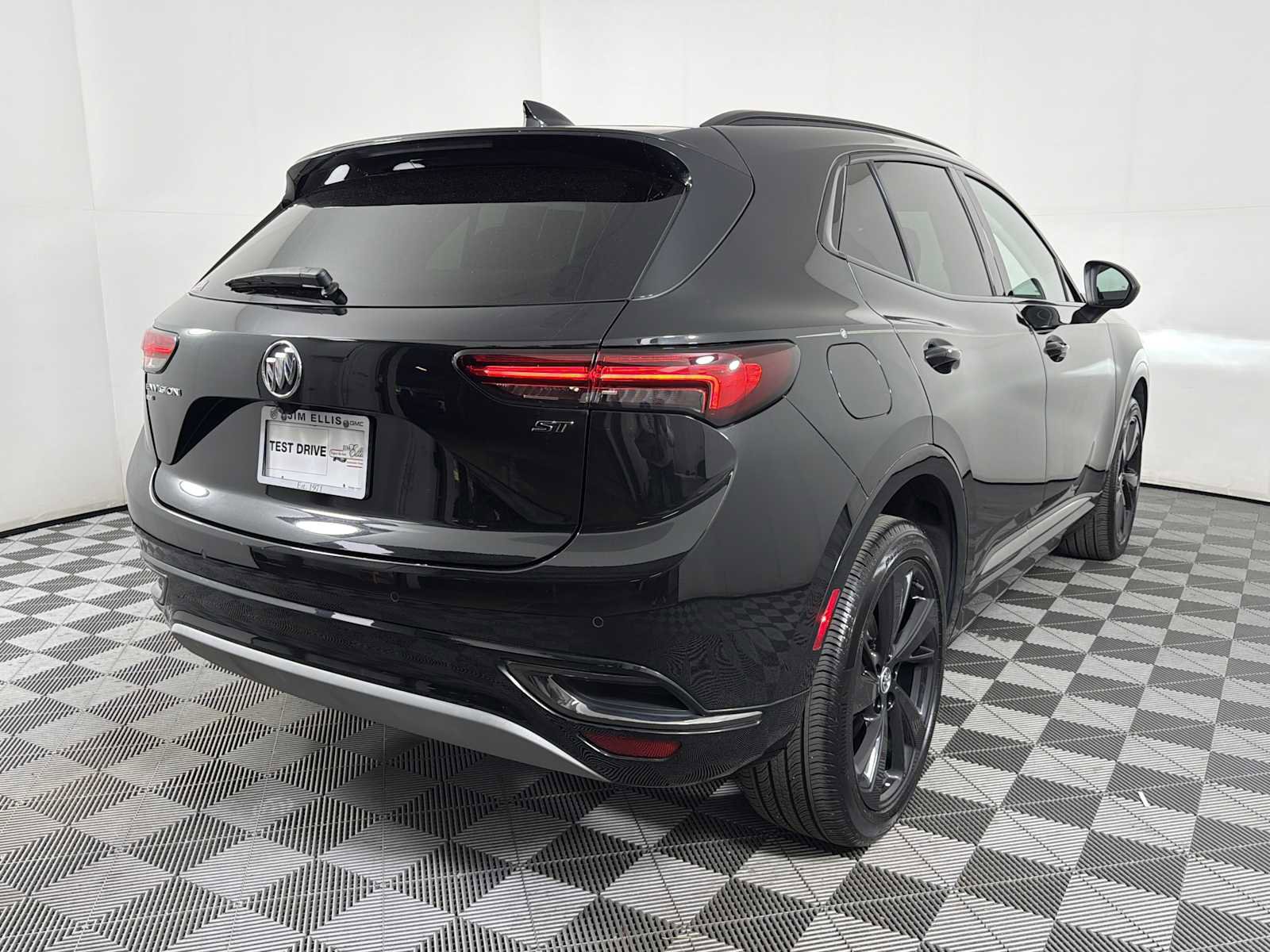 Used 2023 Buick Envision Essence w/ Sport Touring Package image 6