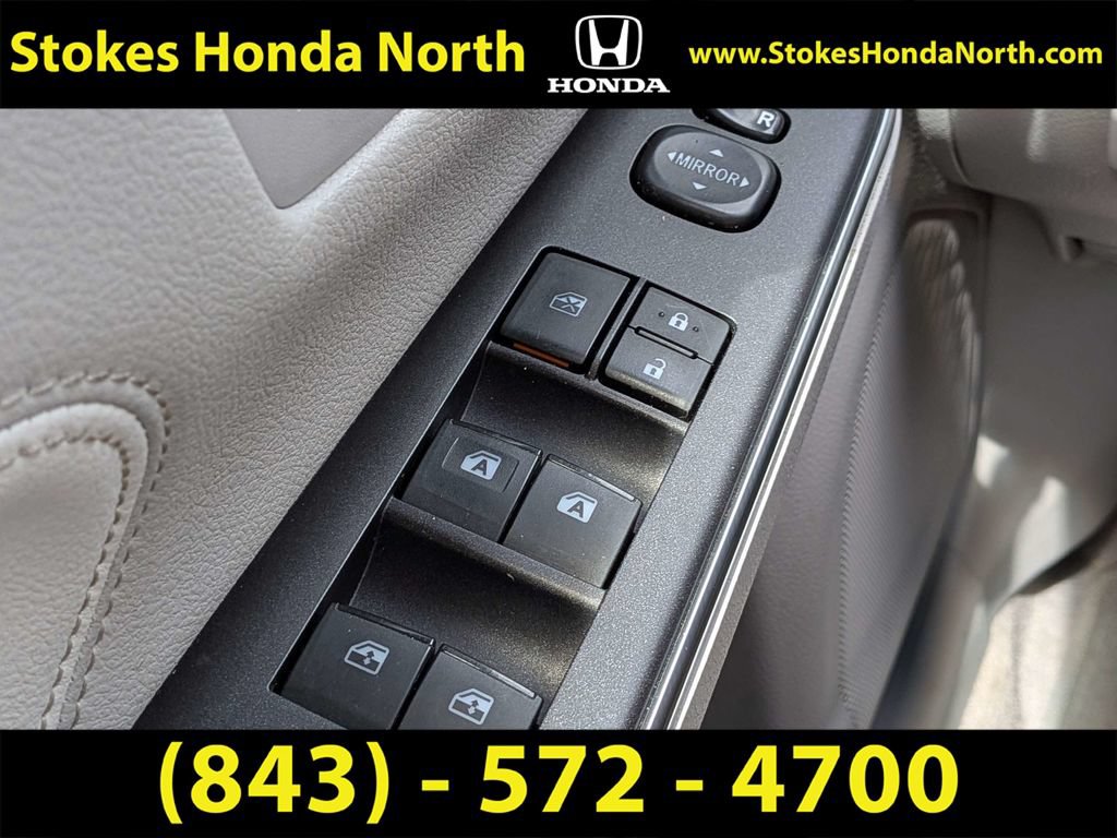 Used 2016 Toyota Camry XLE w/ Moonroof Package FWD image 29