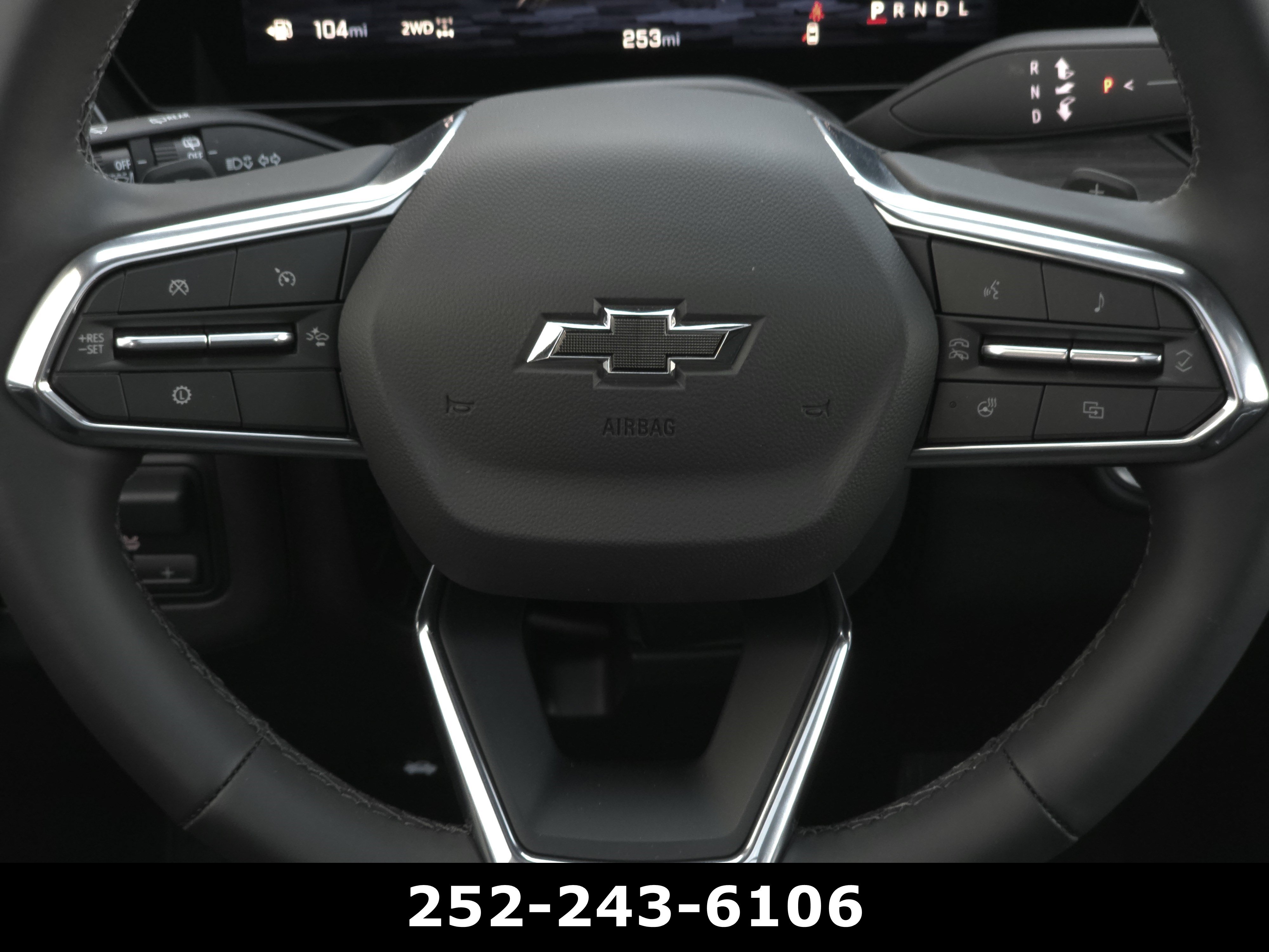 Used 2025 Chevrolet Suburban Z71 w/ Z71 Off-Road Package AWD/4WD image 25
