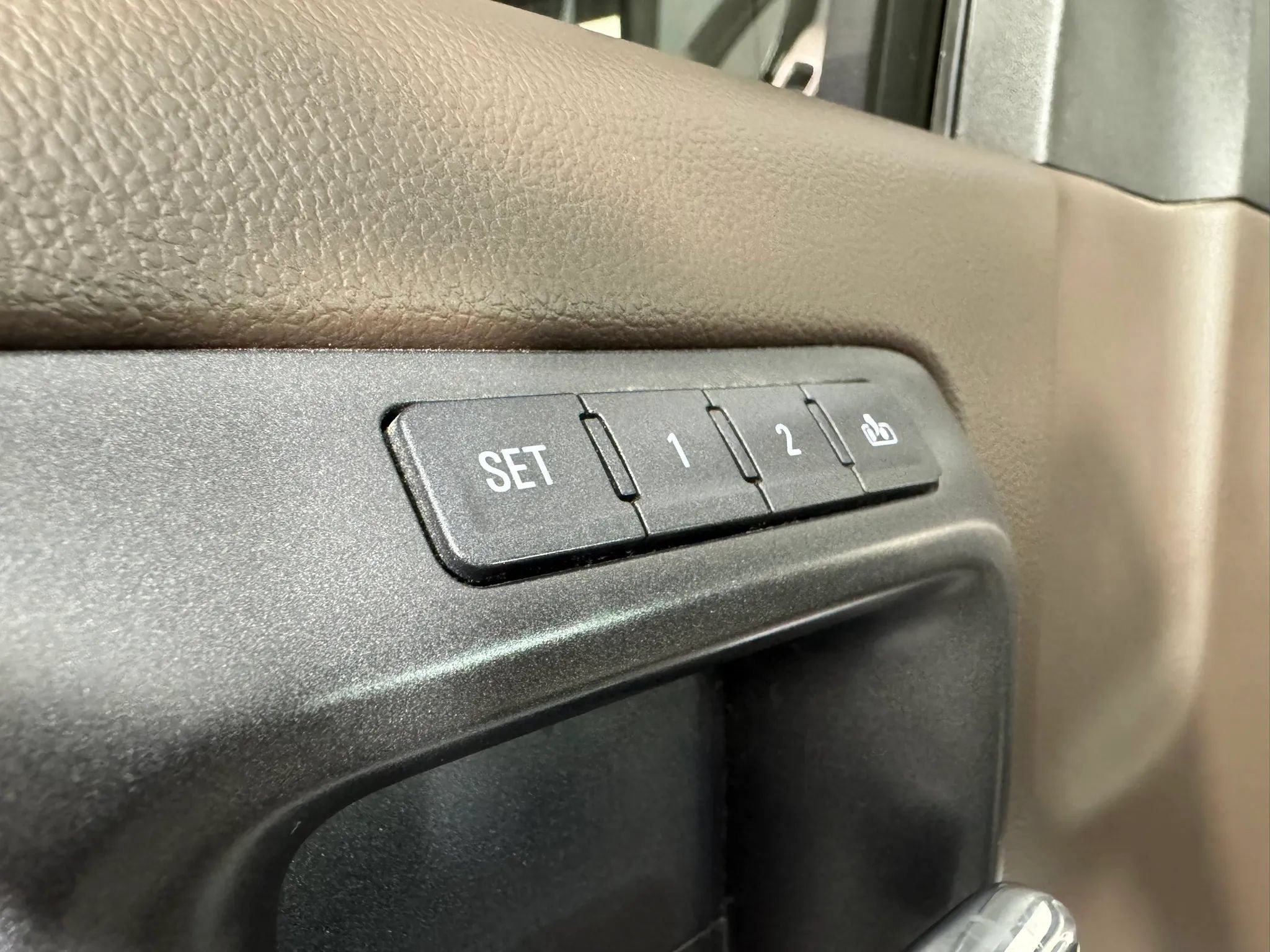Used 2019 GMC Sierra 2500 Denali w/ Duramax Plus Package AWD/4WD image 40