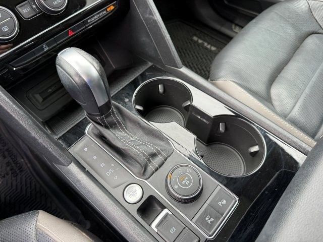 Used 2022 Volkswagen Atlas SEL Premium image 30