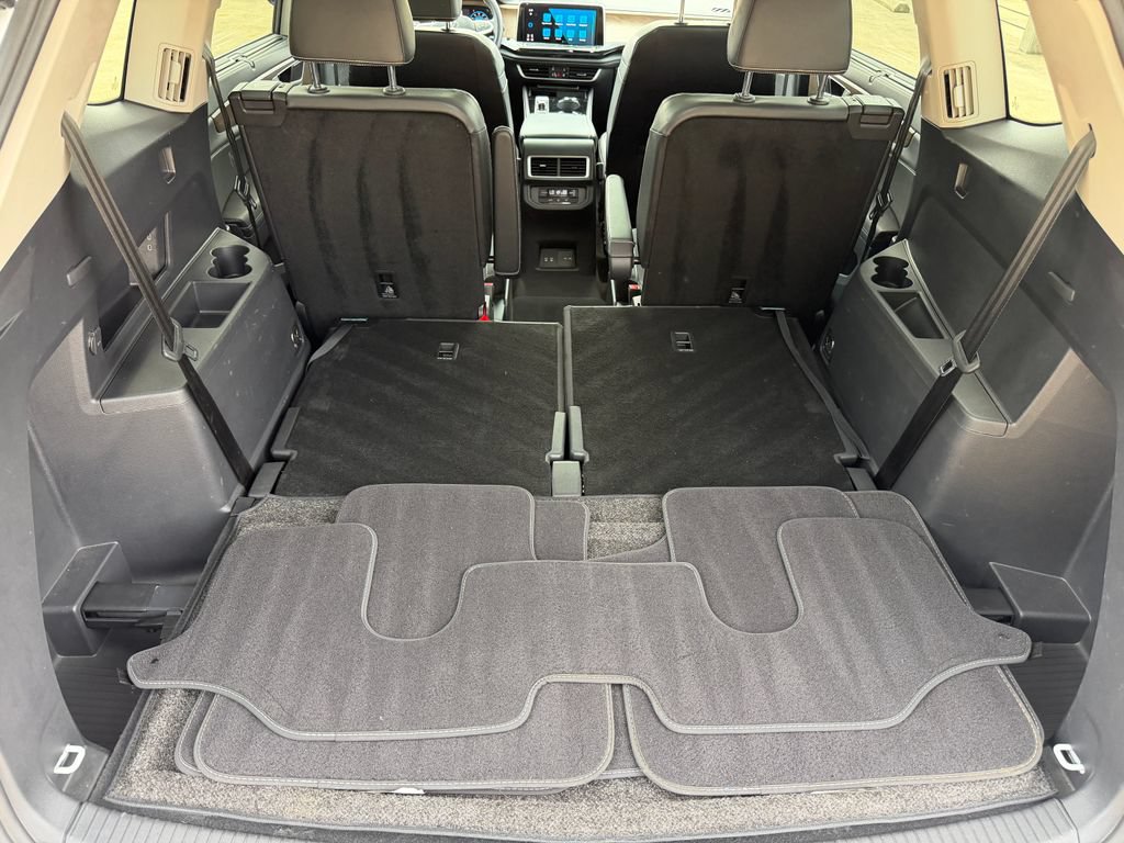 Certified 2024 Volkswagen Atlas SE w/ Panoramic Sunroof Package AWD/4WD image 26