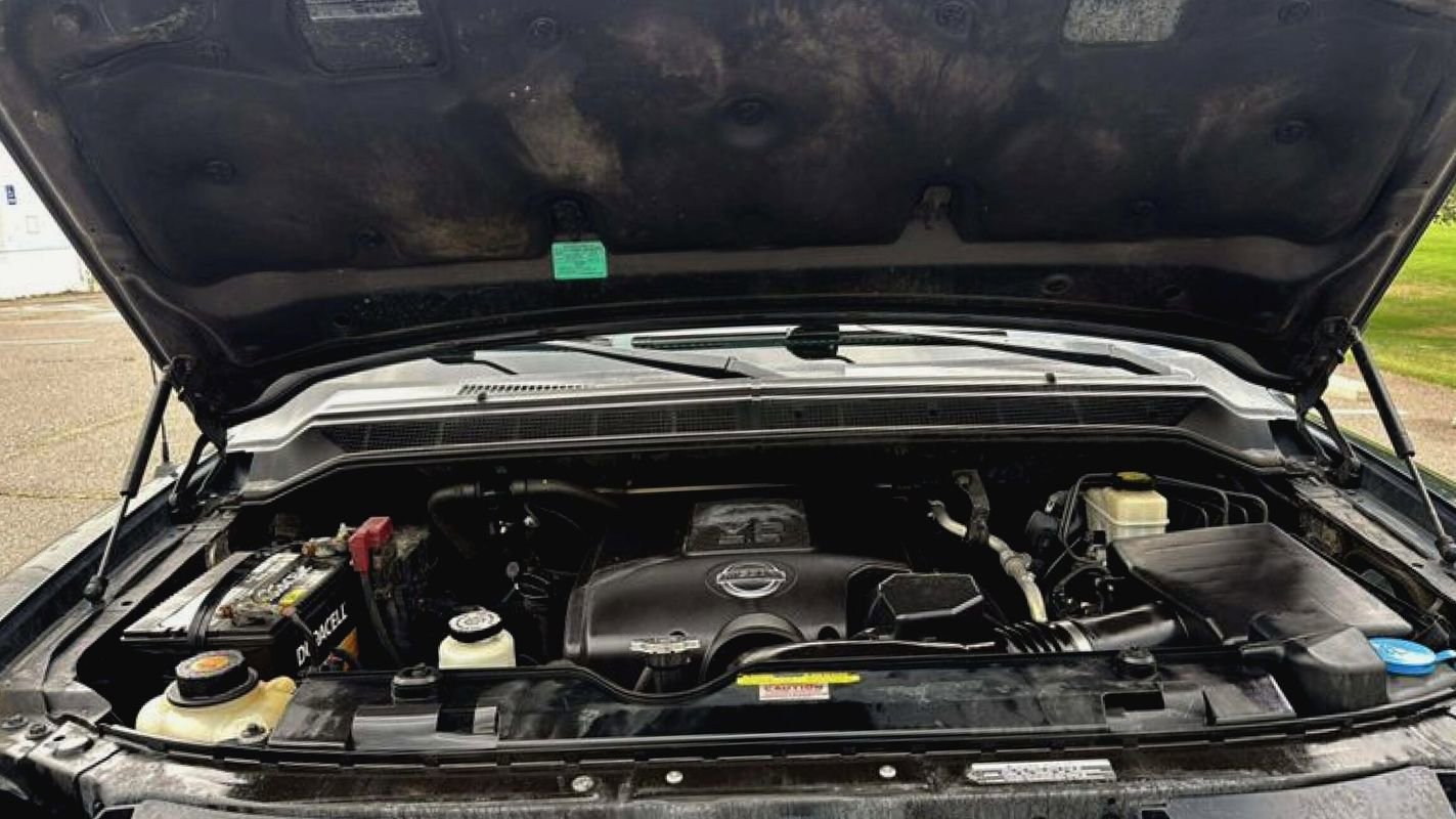 Used 2015 Nissan Titan SV w/ SV Value Truck Package image 16