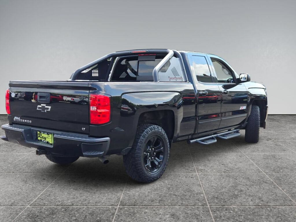 Certified 2017 Chevrolet Silverado 1500 LT w/ Midnight Edition AWD/4WD image 35