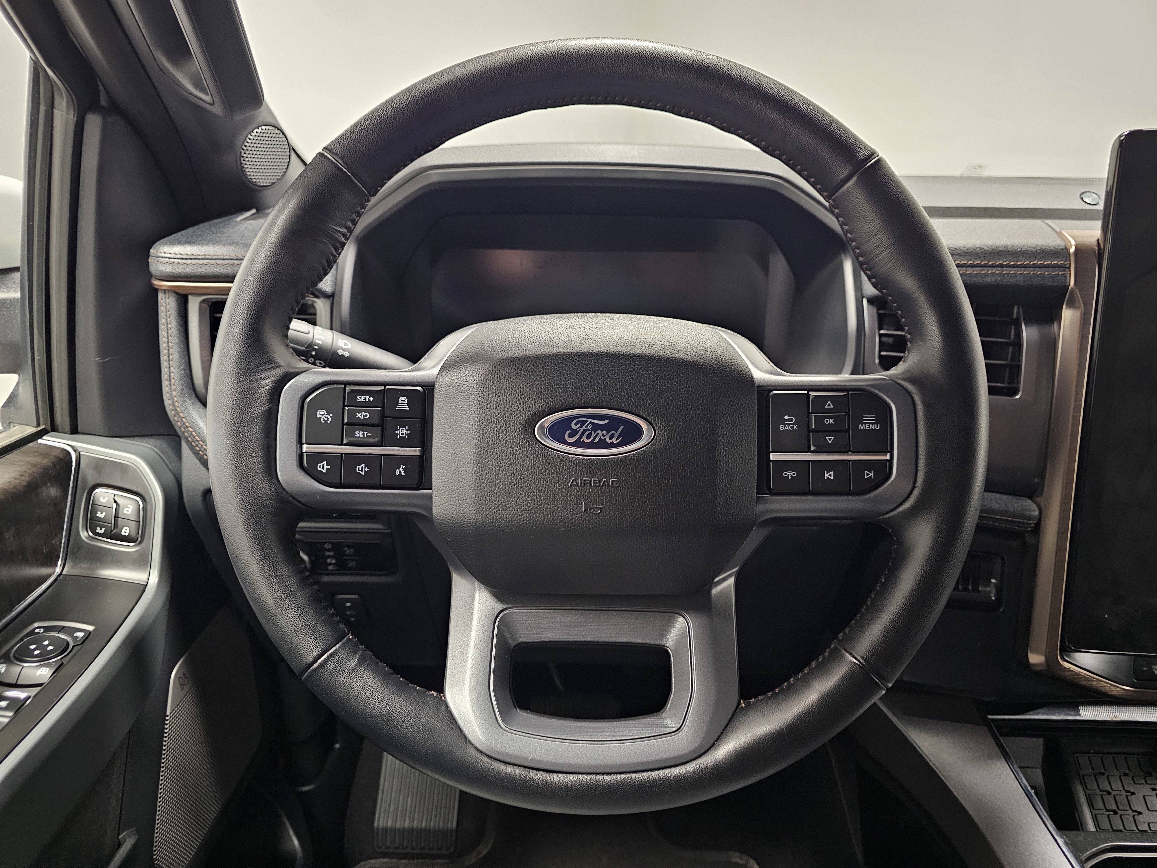 Used 2023 Ford F150 Lightning Lariat image 22