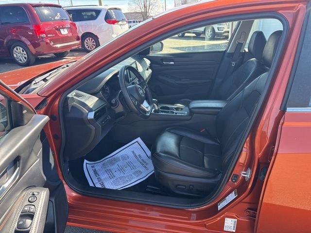 Used 2020 Nissan Altima 2.5 SR w/ Premium Package image 10