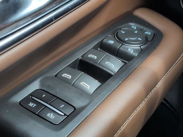Used 2024 Chevrolet Suburban High Country AWD/4WD image 24