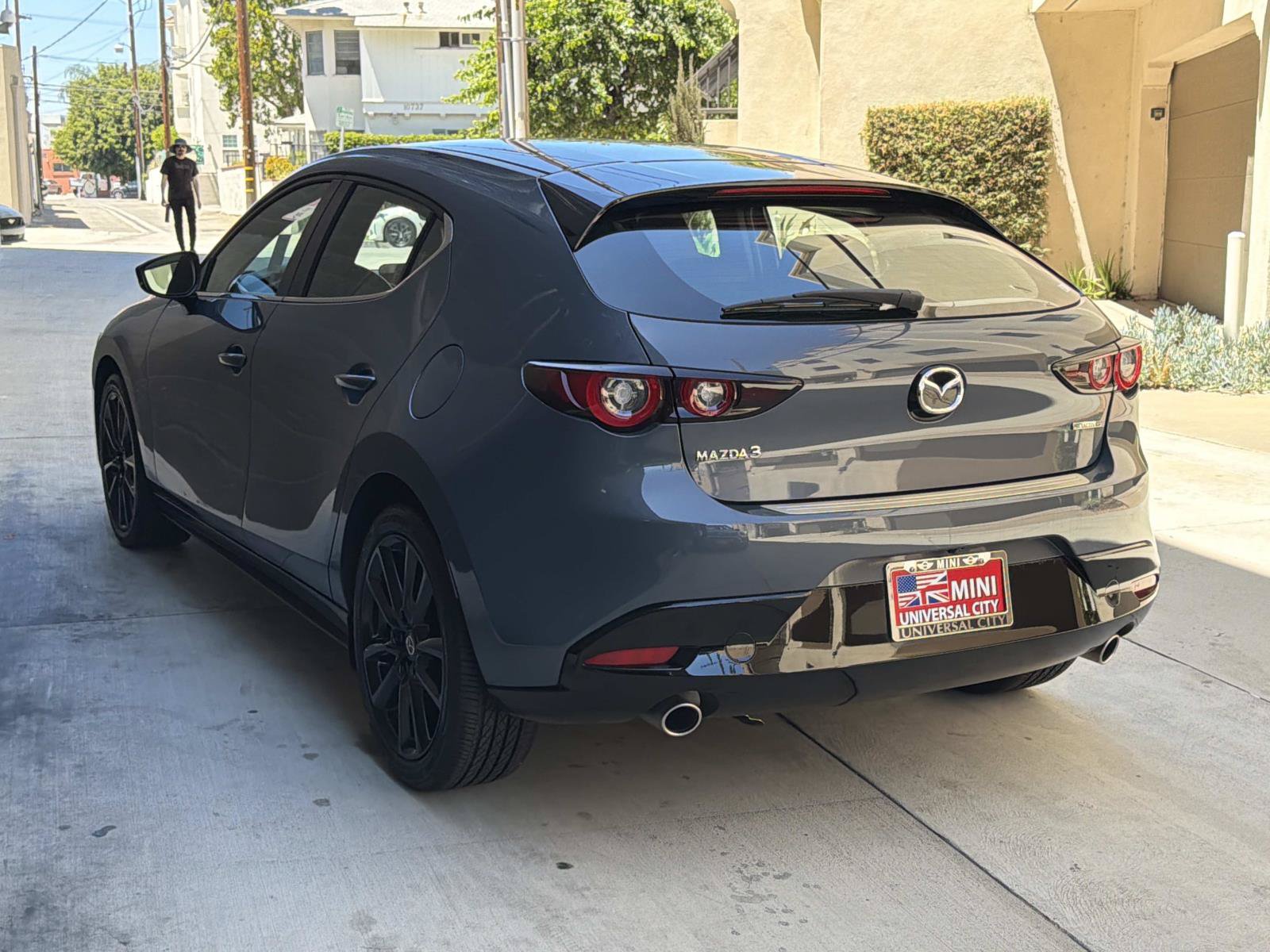 Used 2023 MAZDA MAZDA3 s FWD image 3