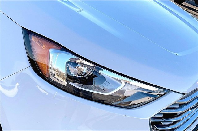 Used 2021 Ford Edge SE image 32