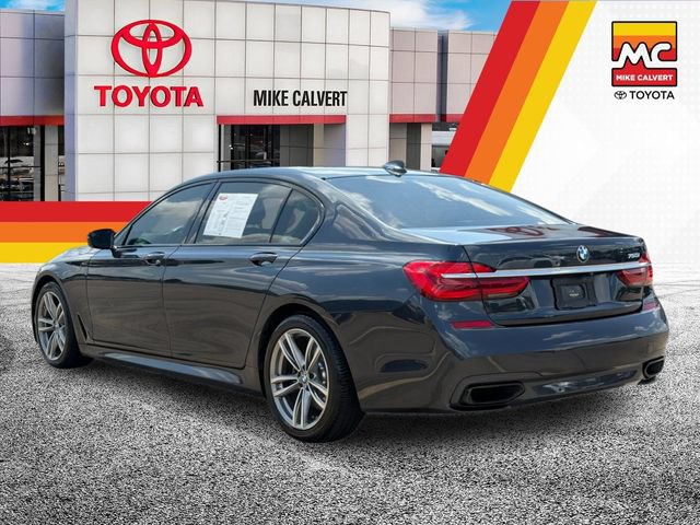 Used 2019 BMW 750i w/ Executive Package RWD image 3